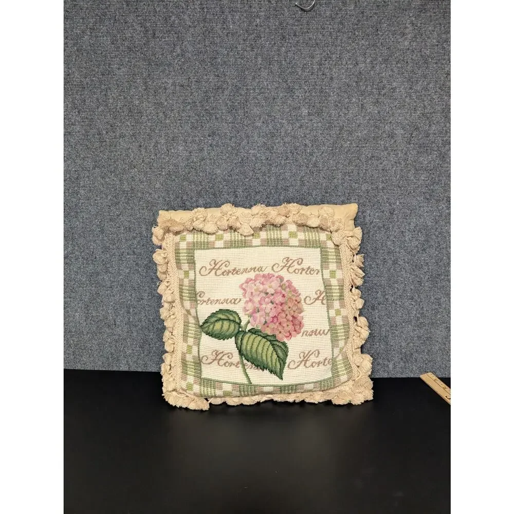 Vtg Needlepoint Botanical Hydrangea Velvet Back Tassel Fringe Zip Decor Pillow